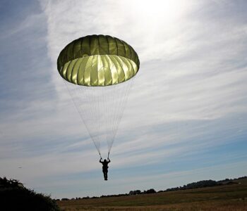 pratiquer le parachutisme